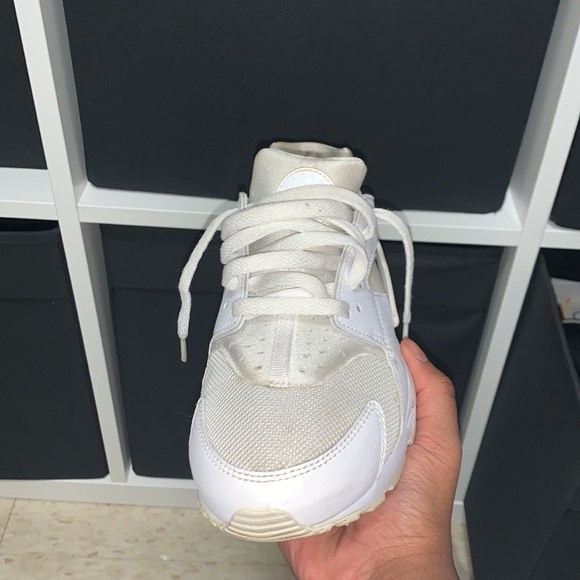 Nike Huarache “Triple White” - Picture 2 of 4